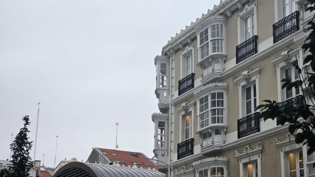 Cielos nublados en A Coruña este lunes.