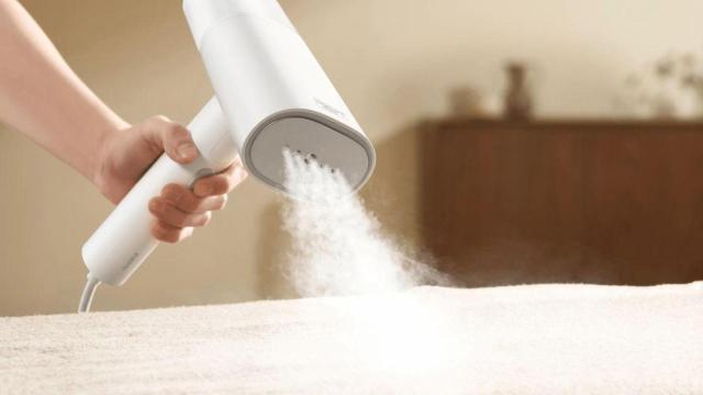 El accesorio que tienes que llevar en tu maleta para olvidarte de las arrugas en la ropa: ¡por menos de 35€!