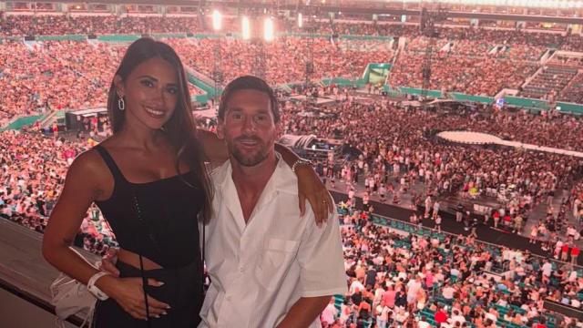 Lionel Messi y Antonela Roccuzzo en el concierto Coldplay.