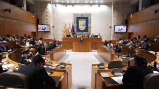 Sesión plenaria en las Cortes de Aragón
