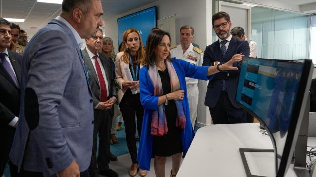 Robles resalta en Vigo el compromiso del Ministerio de Defensa con la industria tecnológica española