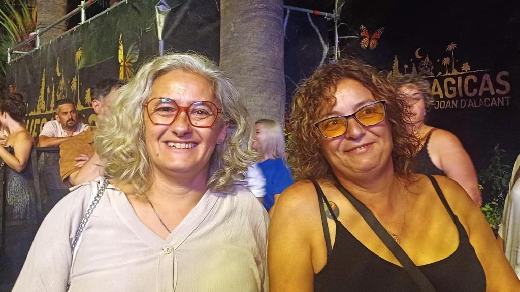 Rosi y Graci en el concierto de Vanessa Martín este sábado.