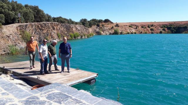 El delegado territorial de la Junta en Zamora visita la nueva zona recreativa de San Vicente de la Cabeza