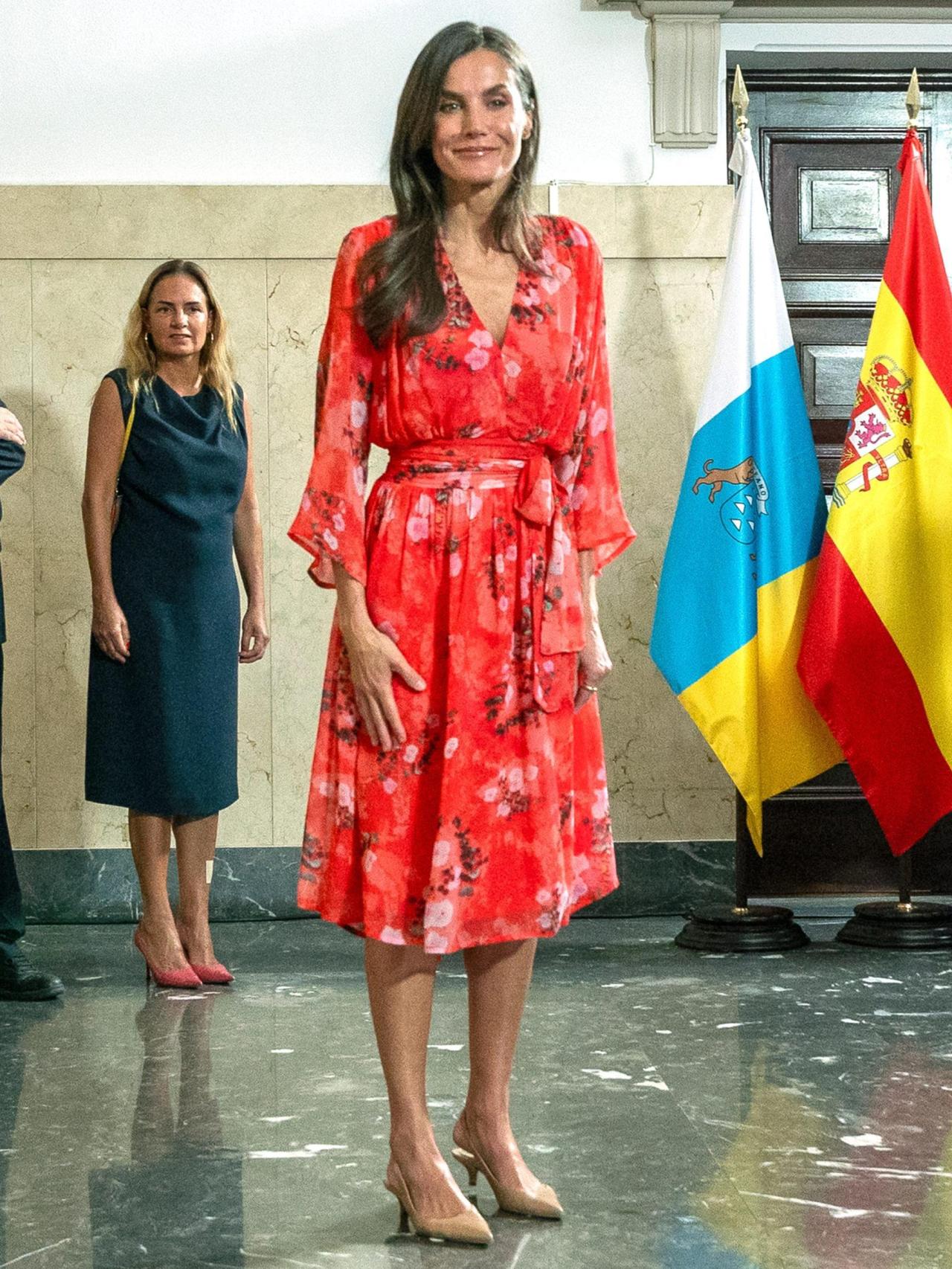 El estilismo de la reina Letizia, en detalle.