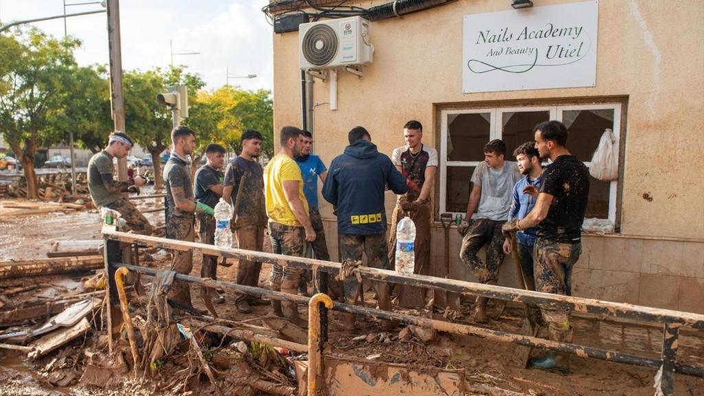 Negocio de uñas arrasado por la dana. Víctor Fernández / EP