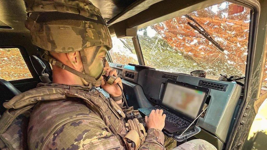 Soldado desplegado en Eslovaquia utilizando un sistema diseñado por TRC