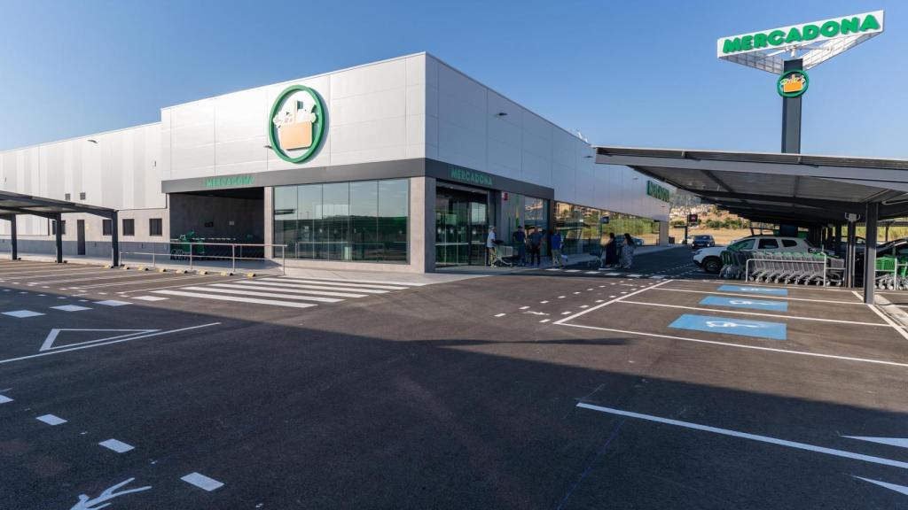 Vista exterior del nuevo supermercado de Mercadona en Alhaurín de la Torre.