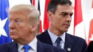 El presidente del Gobierno español, Pedro Sánchez (d), y el presidente de EE.UU., Donald Trump (i).