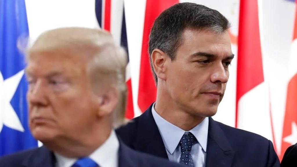 El presidente del Gobierno español, Pedro Sánchez (d), y el presidente de EE.UU., Donald Trump (i).