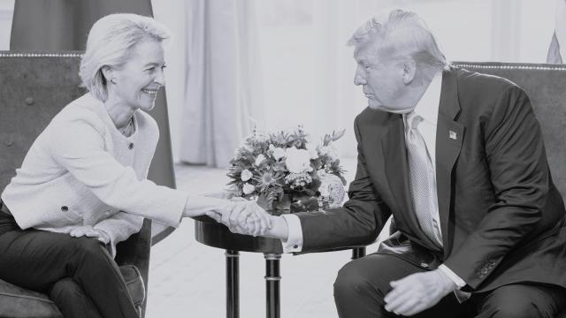 Ursula von der Leyen y Donald Trump, este domingo.