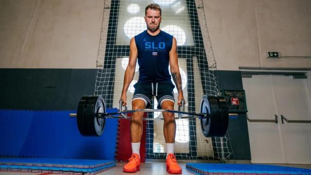 Luka Doncic, durante un entrenamiento en el gimnasio.