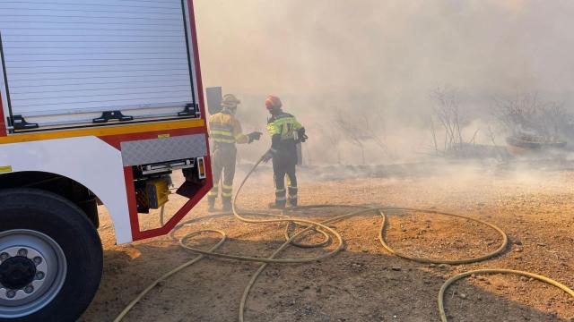 Los Bomberos de Benavente en el incendio de Barcial del Barco