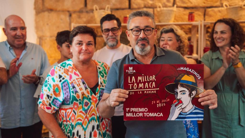 Antonio Noguera, ganador del concurso, junto a su esposa.