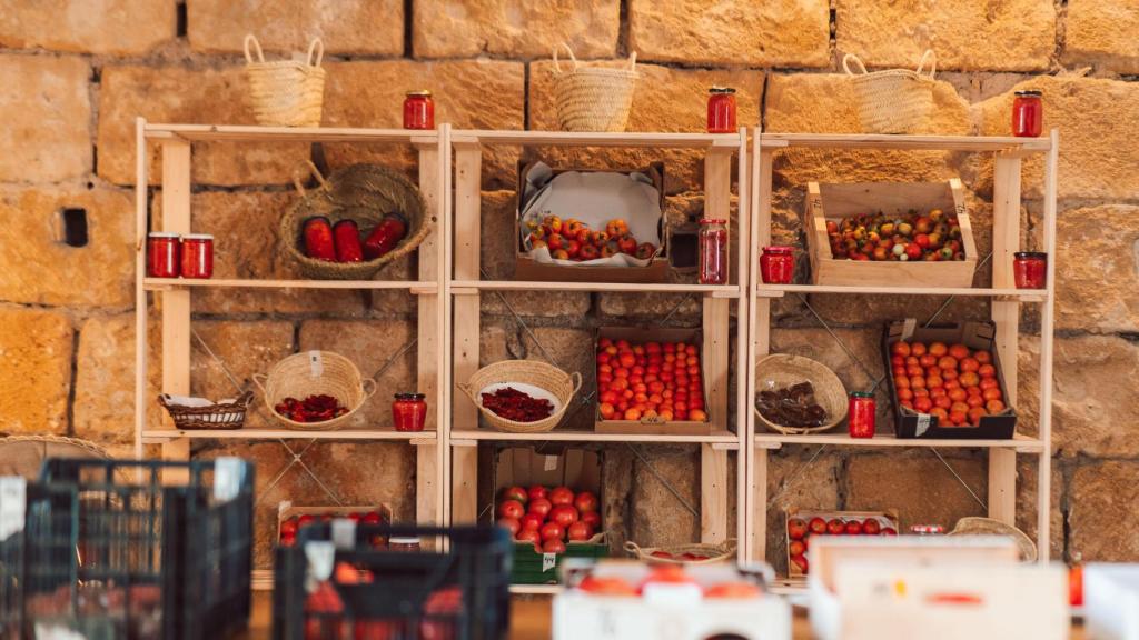 Tomates secos, de penjar y en conserva.