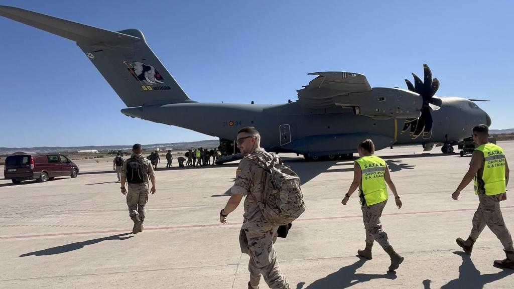 El ALA31 encargado de transportar a los primeros miembros de la UAD hasta Lituania en uno de sus A-400M.