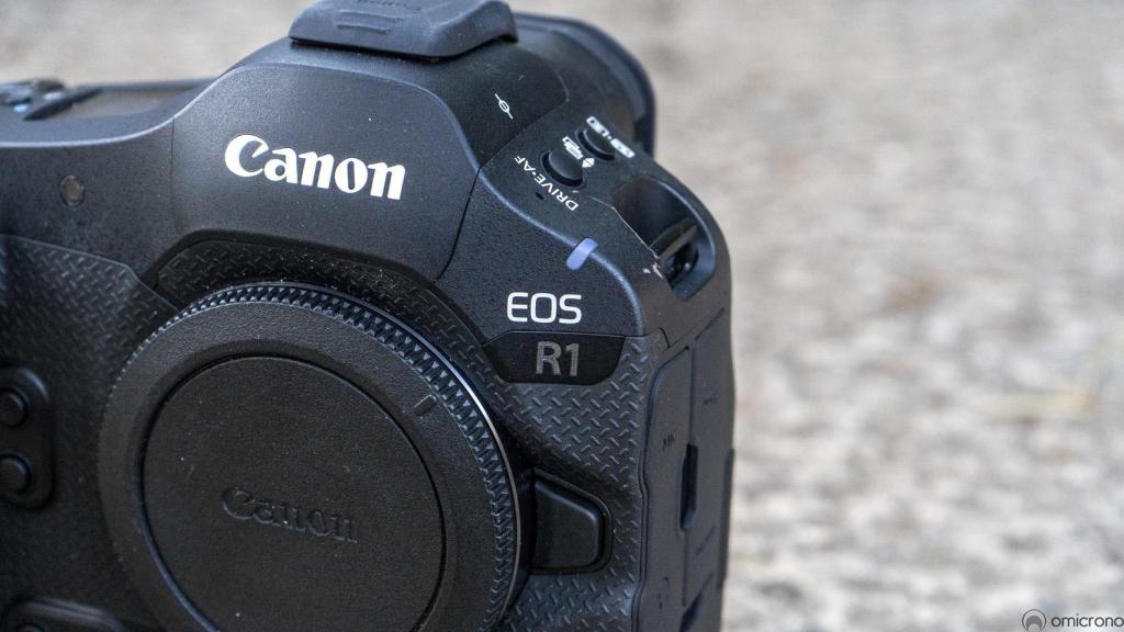 Canon EOS R1.