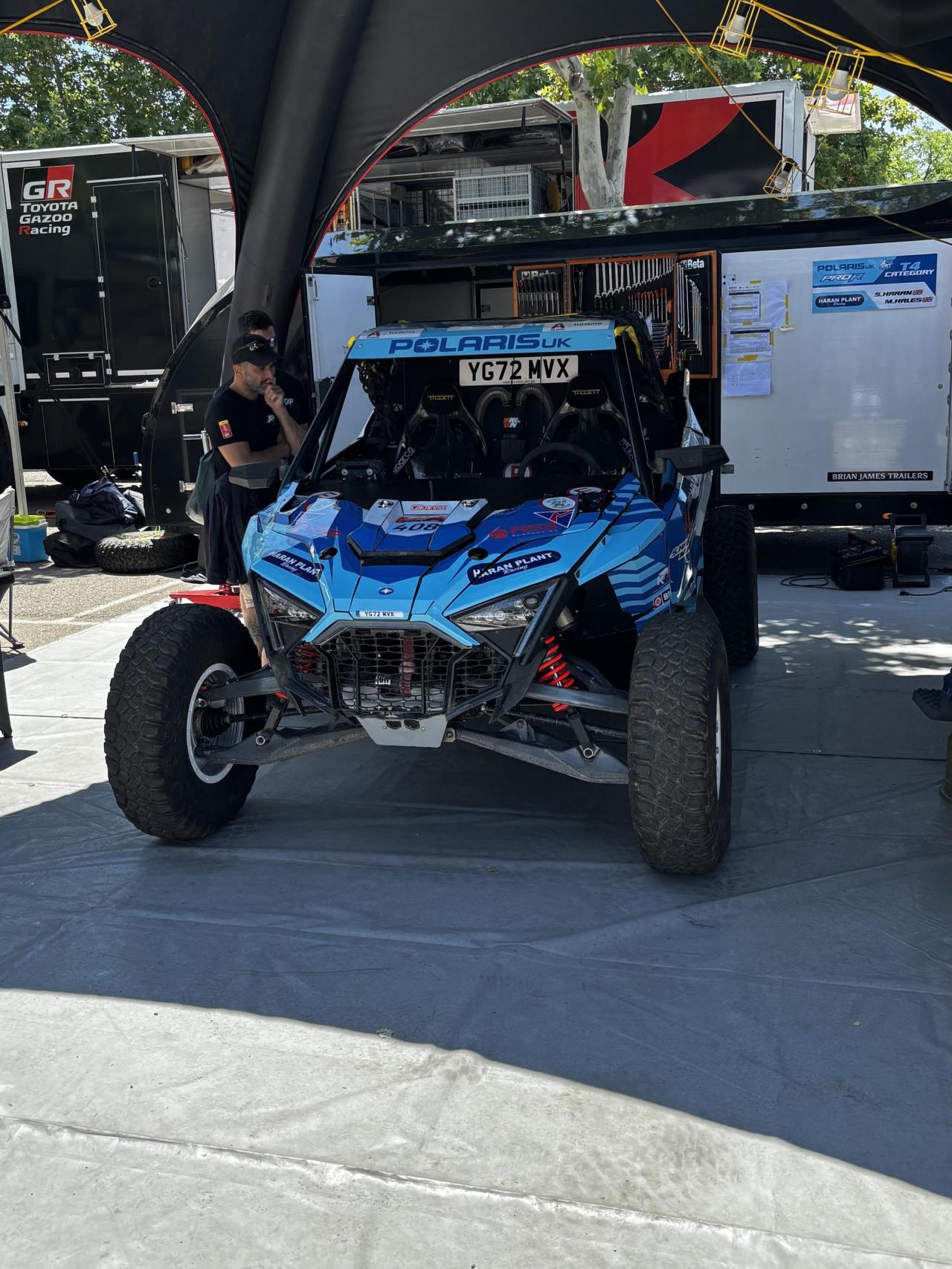 Un T3 de Polaris esperando a ser revisado en la Baja Aragón.