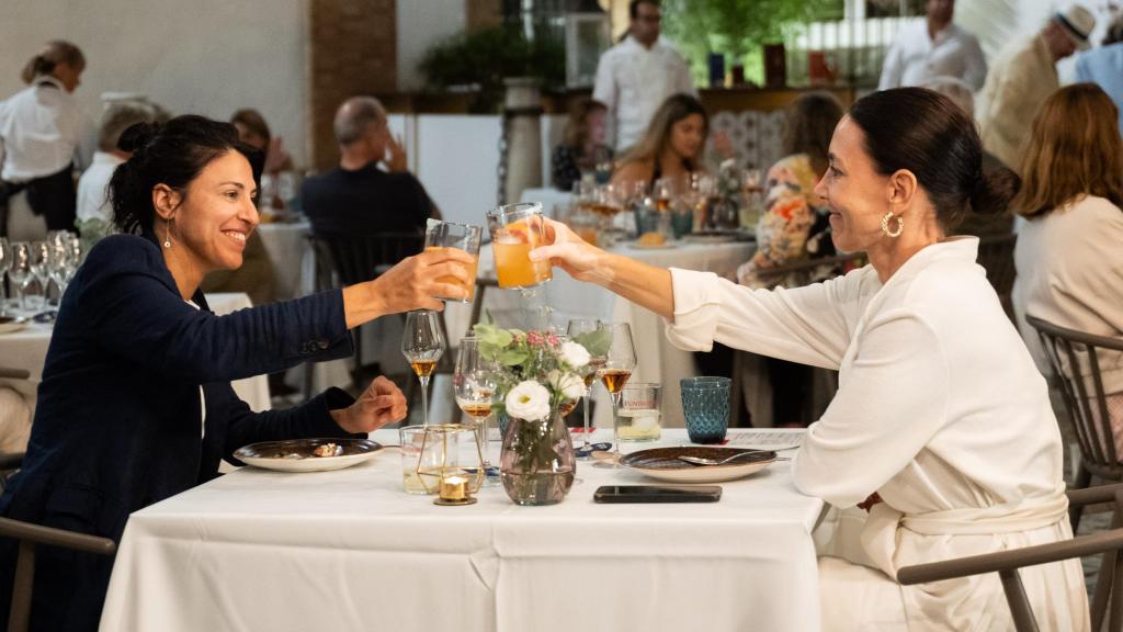 Un brindis en Casa Fundador.