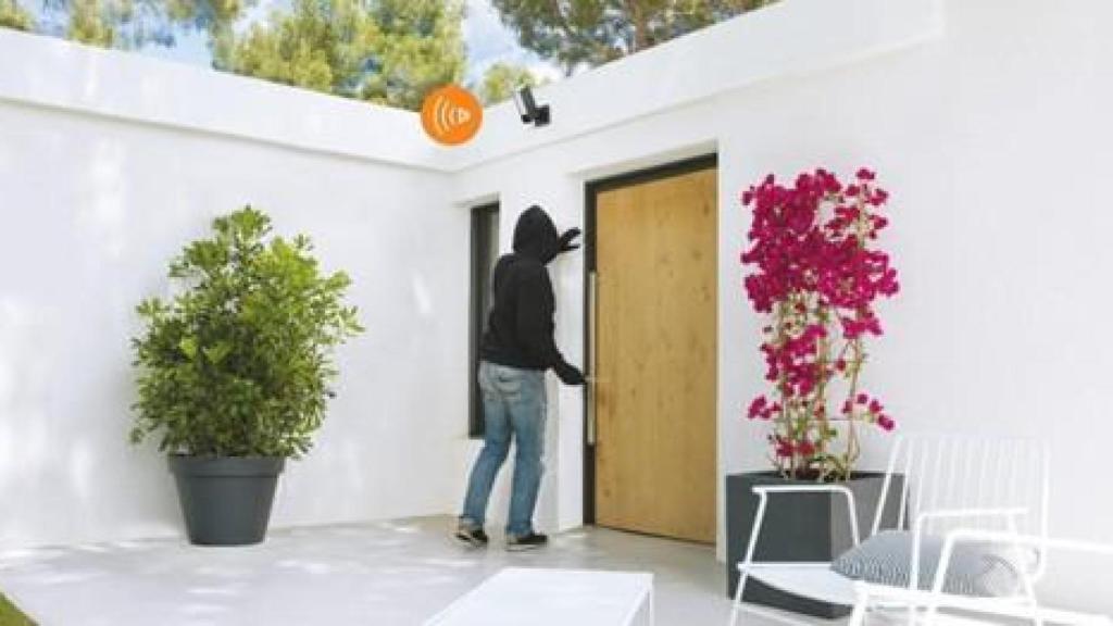 ¿Te vas de vacaciones? Así puedes mantener tu casa segura mientras disfrutas del verano