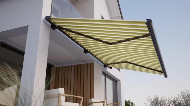 Terraza con un toldo.