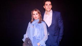 Las discretas vacaciones de Javier, el hijo de Paloma Lago, y su mujer: el destino escogido y un verano lleno de trabajo