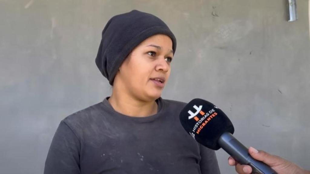 La albañila Sara en un vídeo de YouTube.