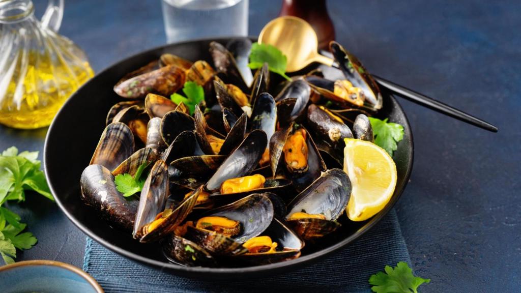 Un plato de mejillones