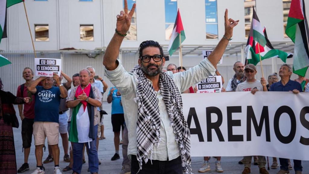 Arropado por unas 200 personas declara ante el juez el hotelero de Vigo que expulsó a turistas israelíes