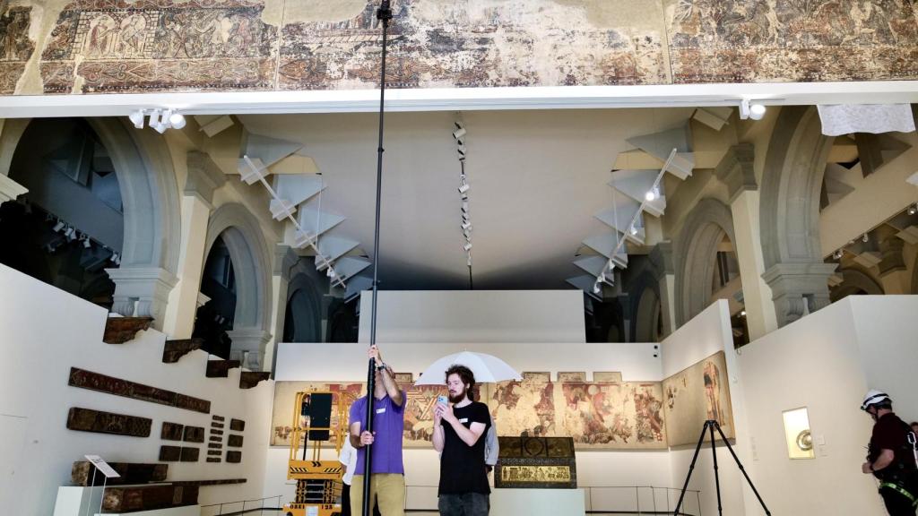 Los técnicos de Aragón este lunes en el MNAC