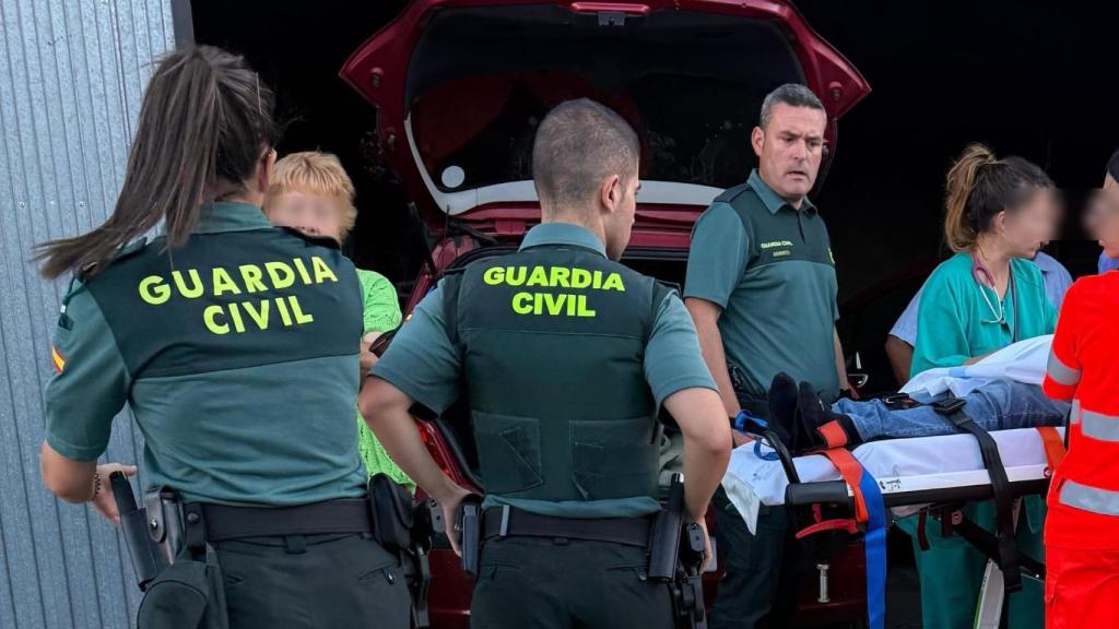 Imagen de la intervención por parte de la Guardia Civil