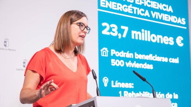 Esther Padilla, portavoz del Gobierno de Castilla-La Mancha, durante la rueda de prensa.