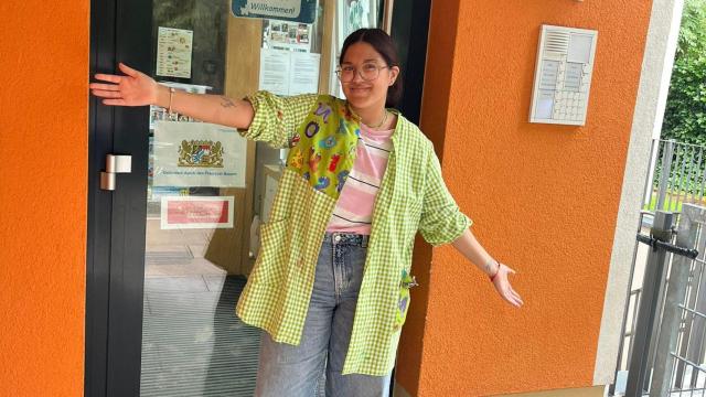 María José Loor posa en las instalaciones de su centro de trabajo en Múnich