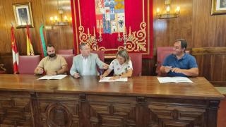 Momento de la firma del nuevo paquete de convenios, este martes en la Diputación de Zamora