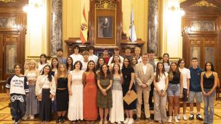 A Coruña despide a los 30 estudiantes que participarán en el programa Bolsas Norteamérica