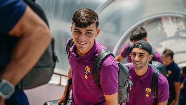 Pedri y Ferran Torres, en su llegada con el Barça a Corea del Sur.