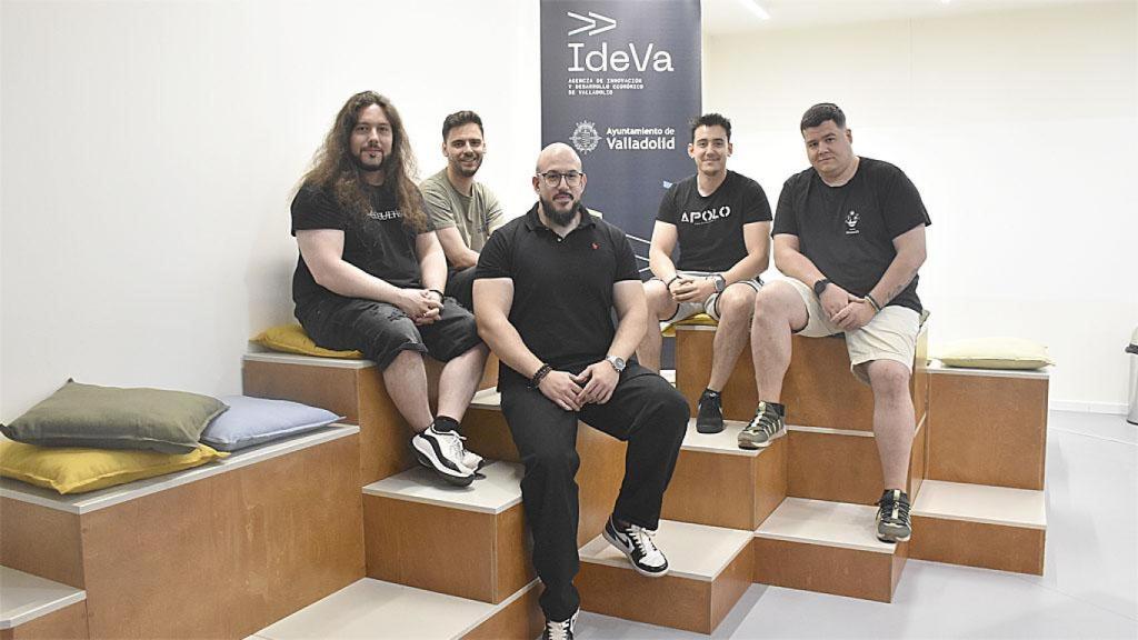 De izquierda a derecha: David Lorenzo, Omar Rabadán, Ricardo Rapado, John Domingo y Jorge Gutiérrez, jóvenes talentos que desarrollan el mundo del videojuego en Valladolid