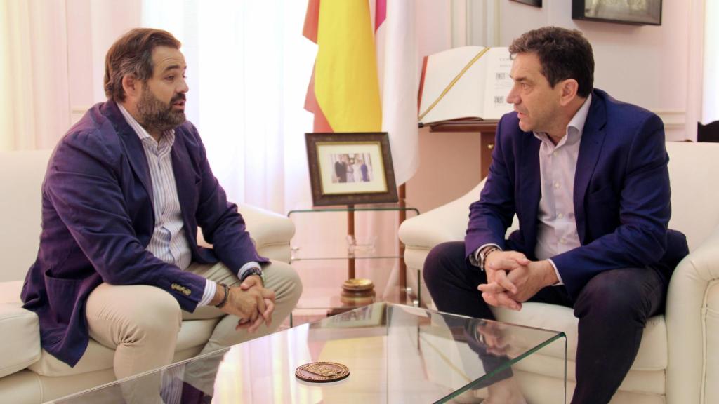 Encuentro entre el presidente del PP en C-LM, Paco Núñez y el presidente de la Diputación Provincial de Ciudad Real, Miguel Ángel Valverde.