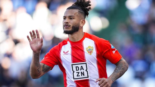 Luis Suárez celebra un gol con la UD Almería