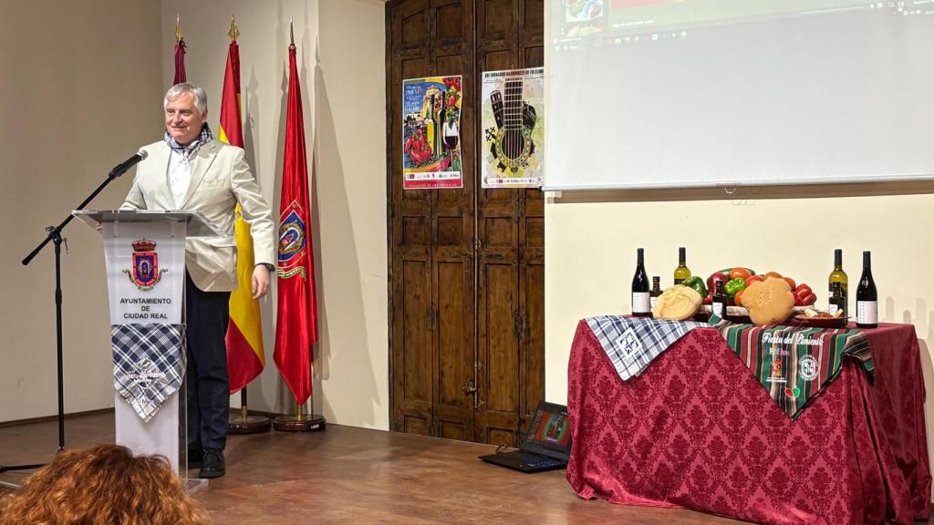 El alcalde de Ciudad Real, Francisco Cañizares, durante el acto.