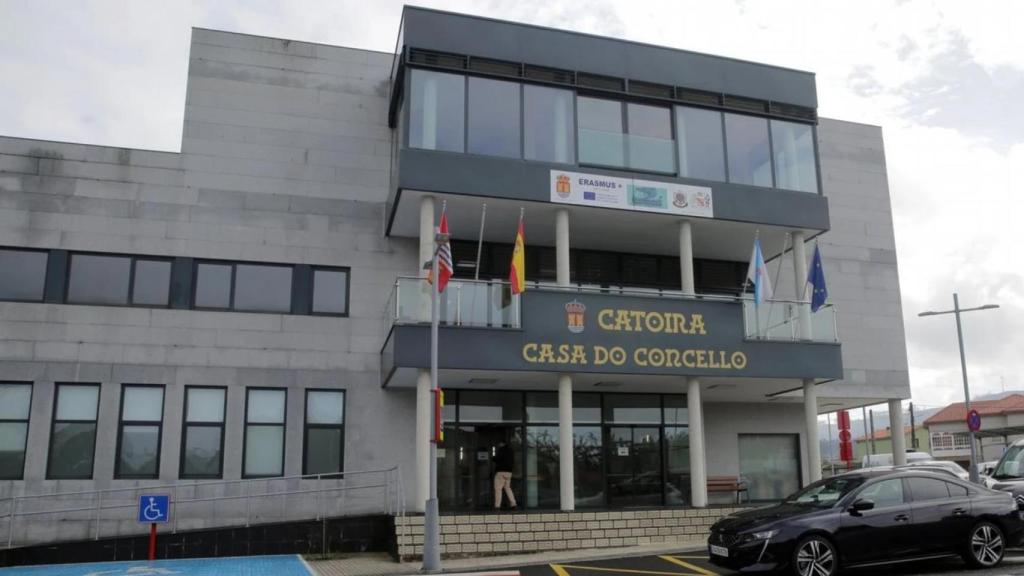 Condenan al exalcalde de Catoira (Pontevedra) a devolver más de 20.000 euros por cobros irregulares