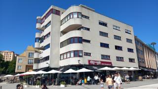 Una obra moderna de Manuel Gallego en la ría de A Coruña