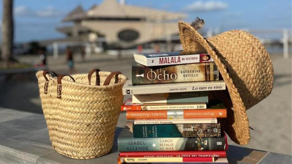 La fotografía ganadora del concurso: 'En San Javier se lee'.