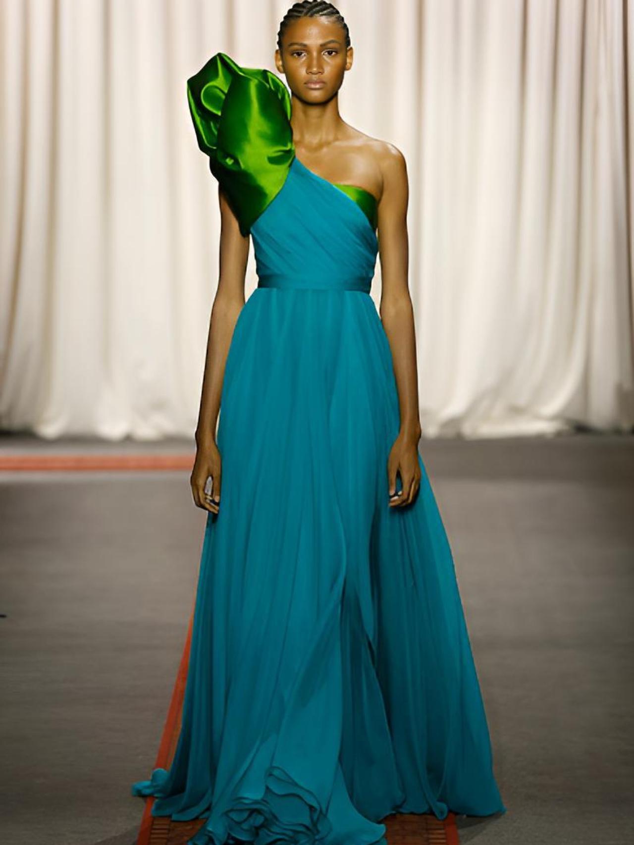 Silueta del desfile de Alta Costura de Giambattista Valli.