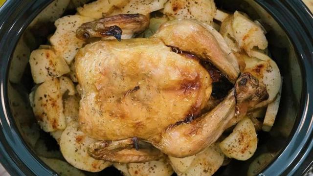 ¿Poco tiempo para cocinar? Entonces necesitas esta olla de cocción lenta de Cecotec para recetas caseras por 44€