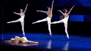 Un momento de la actuación del Junior Ballet de la Ópera de París, este lunes en el centro Conde Duque de Madrid. Foto: Sara Cort