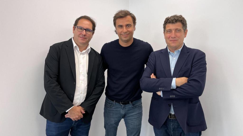 De izquierda a derecha: César Tello (Adigital), Alister Moreno (EsTech) y Nacho Mas (Startup Valencia).