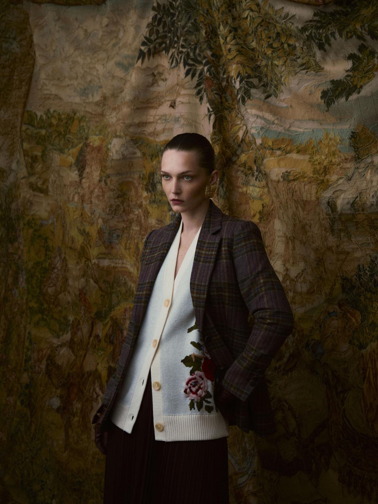 La propuesta está enriquecida con acabados artesanales.