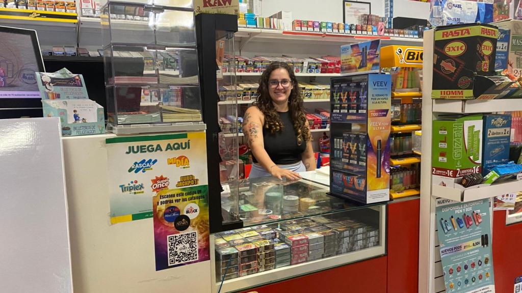 Yolanda, trabajadora en un estanco