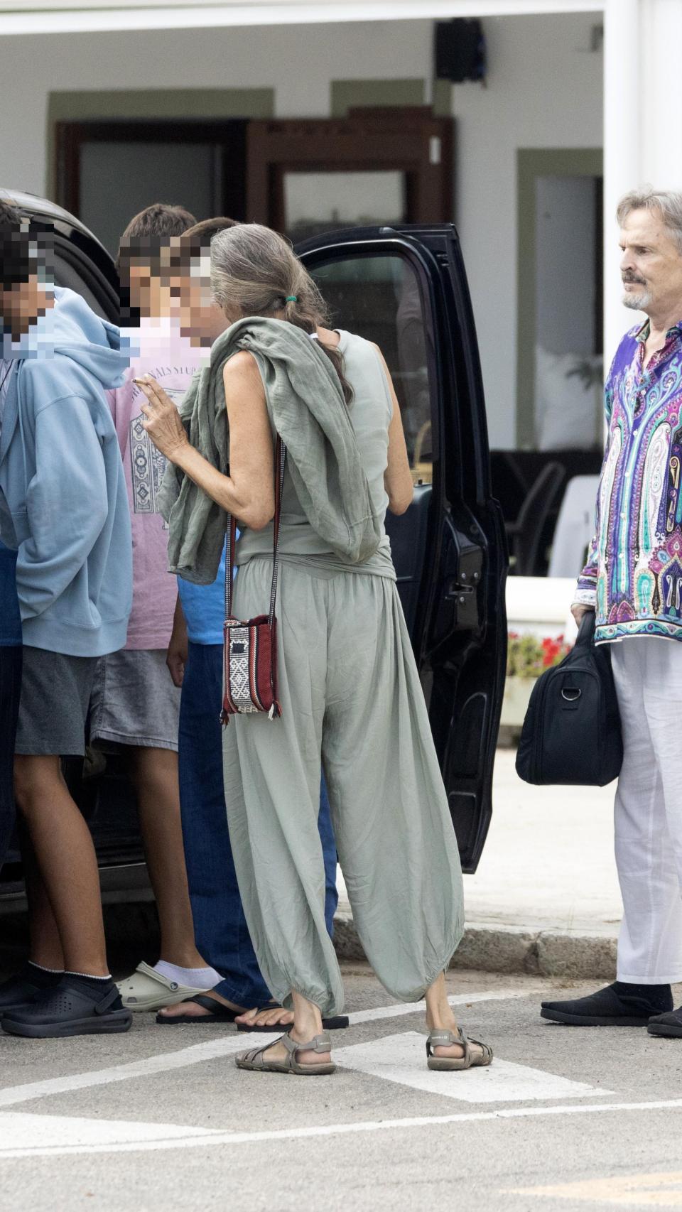 Miguel, Paola y los cuatro hermanos, en Mallorca.