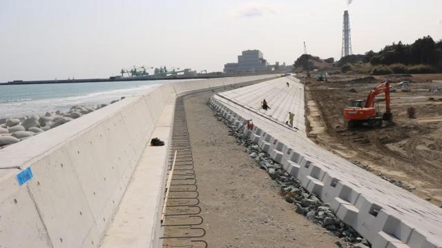 Dique antisunamis en la prefectura de Fukushima.